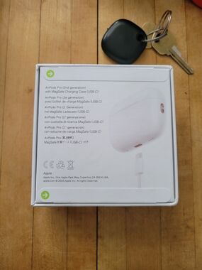 Apple AirPods Pro (2nd Generation) with MagSafe Charging Case - White